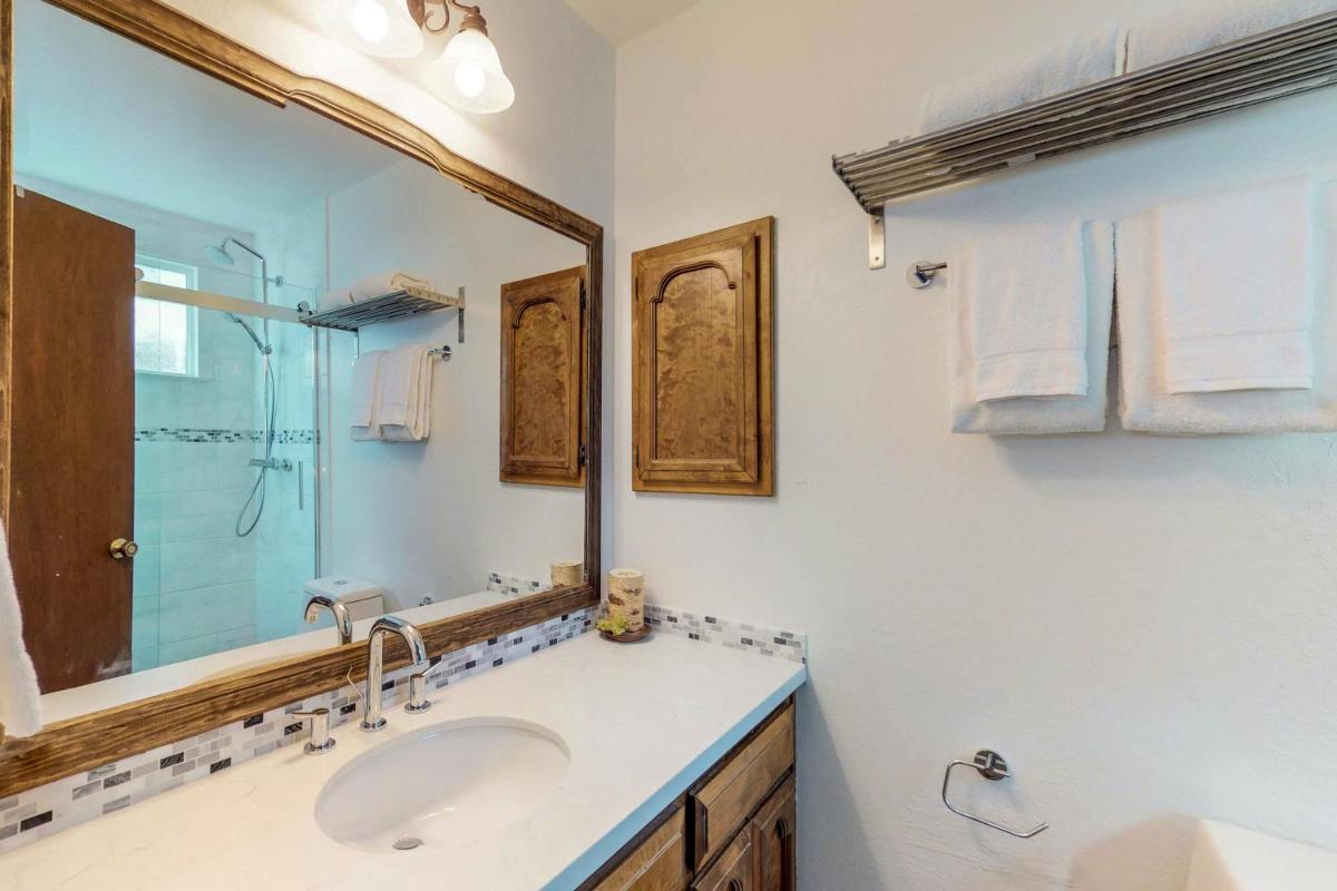 Popular attractions Area Nearby Property